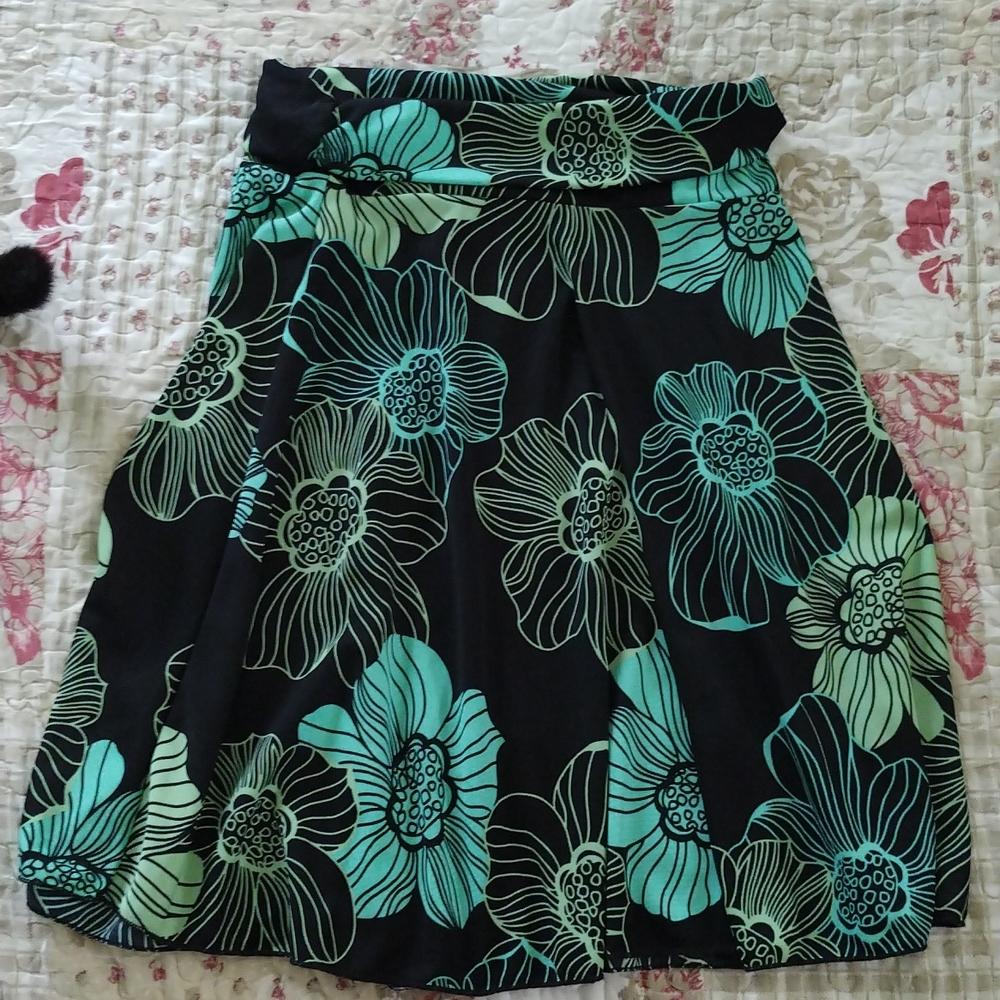 Roll top skirt, greens and black floral print, in beautiful condition